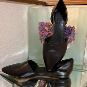 VINCE Leather flats